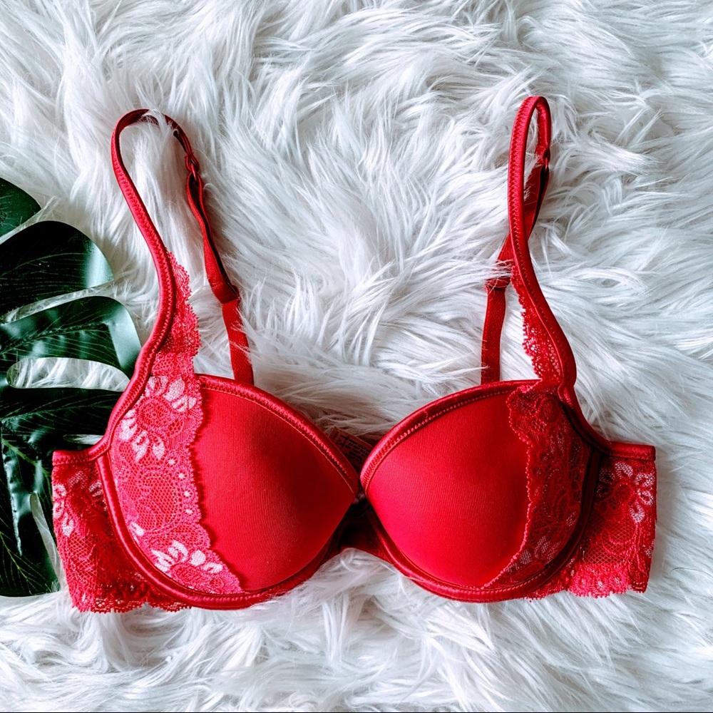 Victoria’s Secret Bra Red Angel Lined Demi 34A